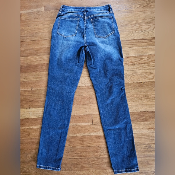 YMI Curvy Fit High Rise Stretch Jeans Womens Size 28" Waist X 28-1/2" Inseam - Picture 2 of 15